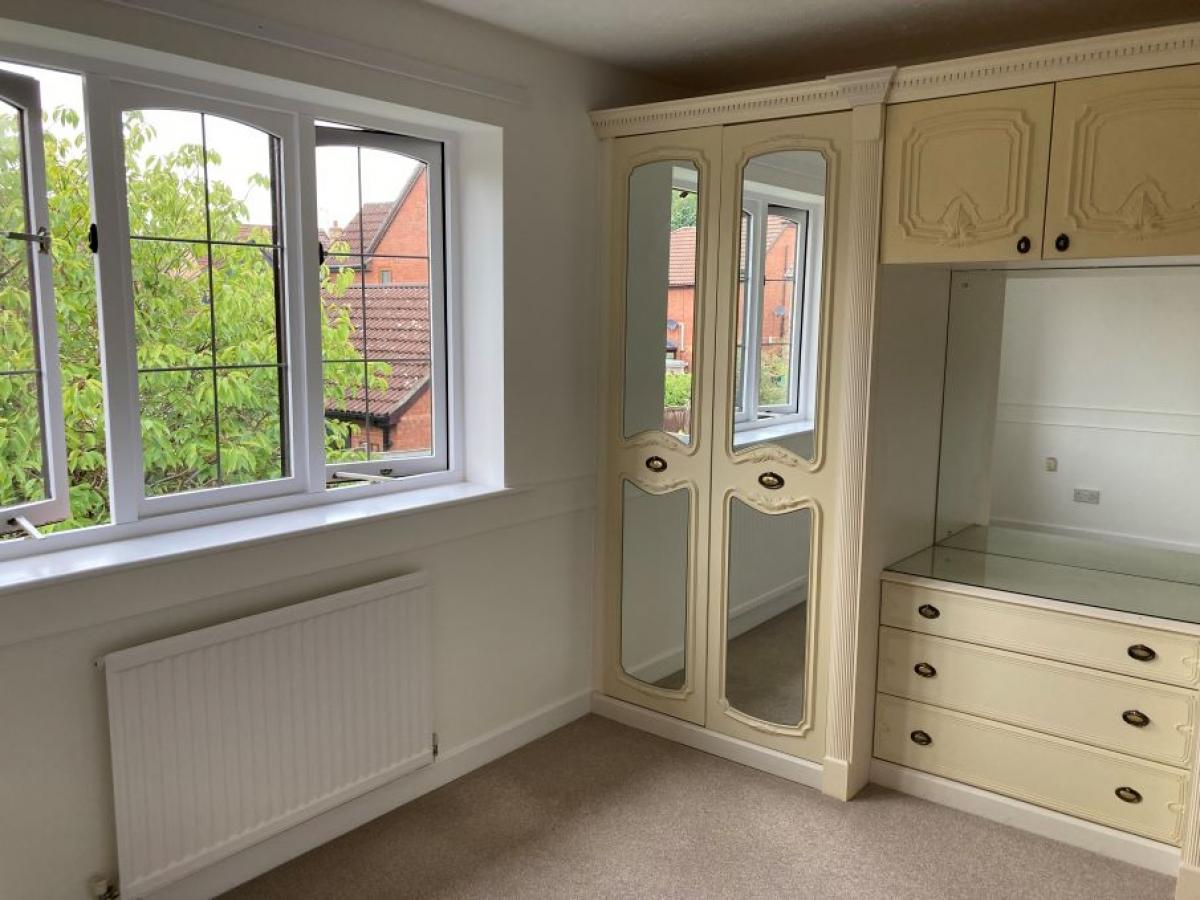 Image of 2 Bedroom Semi-Detached House, Ivybridge Close, Oakwood